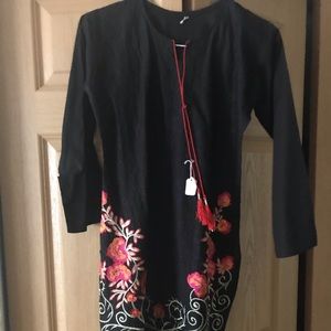 preloved kurtis $10 each, bulk $35